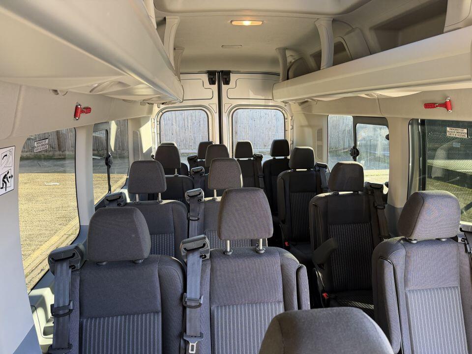 Ford Transit image 10